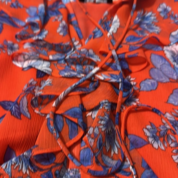 Tommy Hilfiger Floral Print Ruffle Trim Top Grenadine Large NWT - Picture 3 of 6